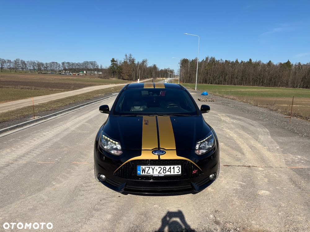 Ford Focus ST - 11