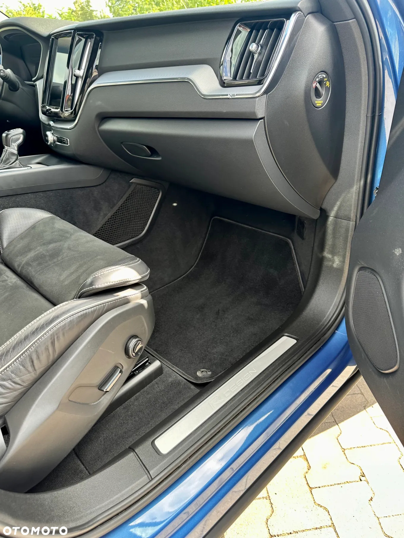 Volvo XC 60 T4 R-Design - 11