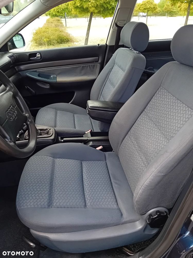 Audi A4 Limousine - 32