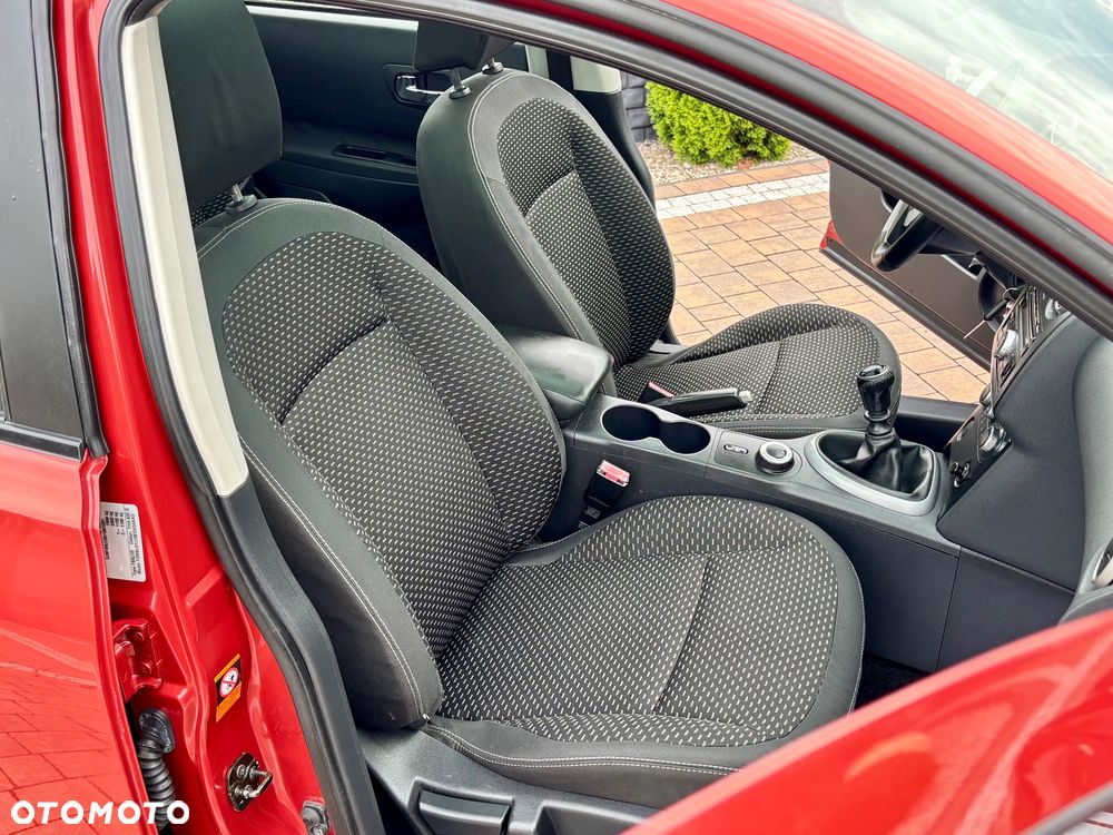 Nissan Qashqai 2.0 4x4 visia - 30