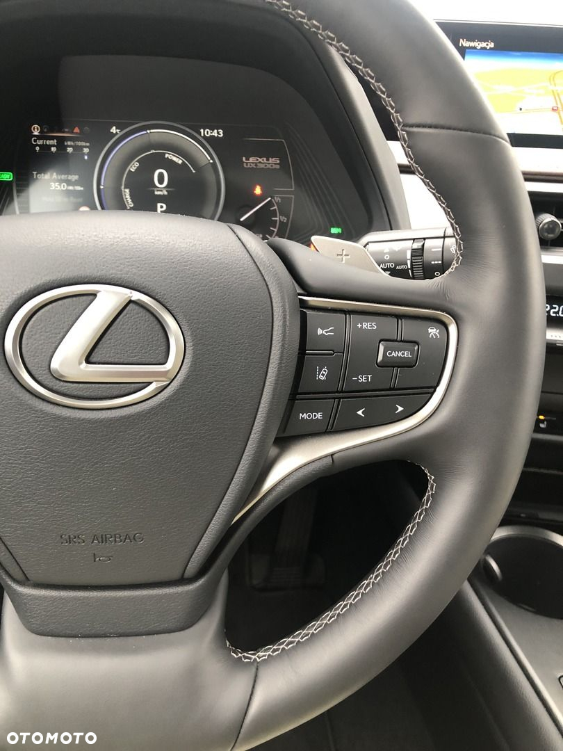 Lexus UX - 14