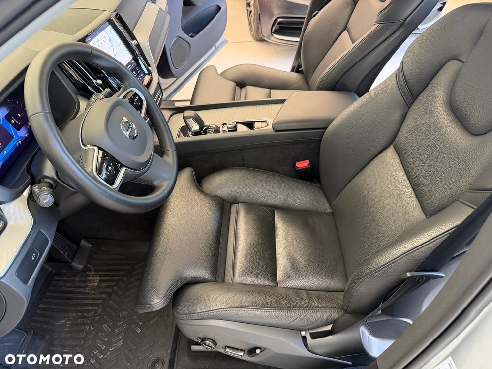 Volvo XC 60 B4 B Plus Dark - 7