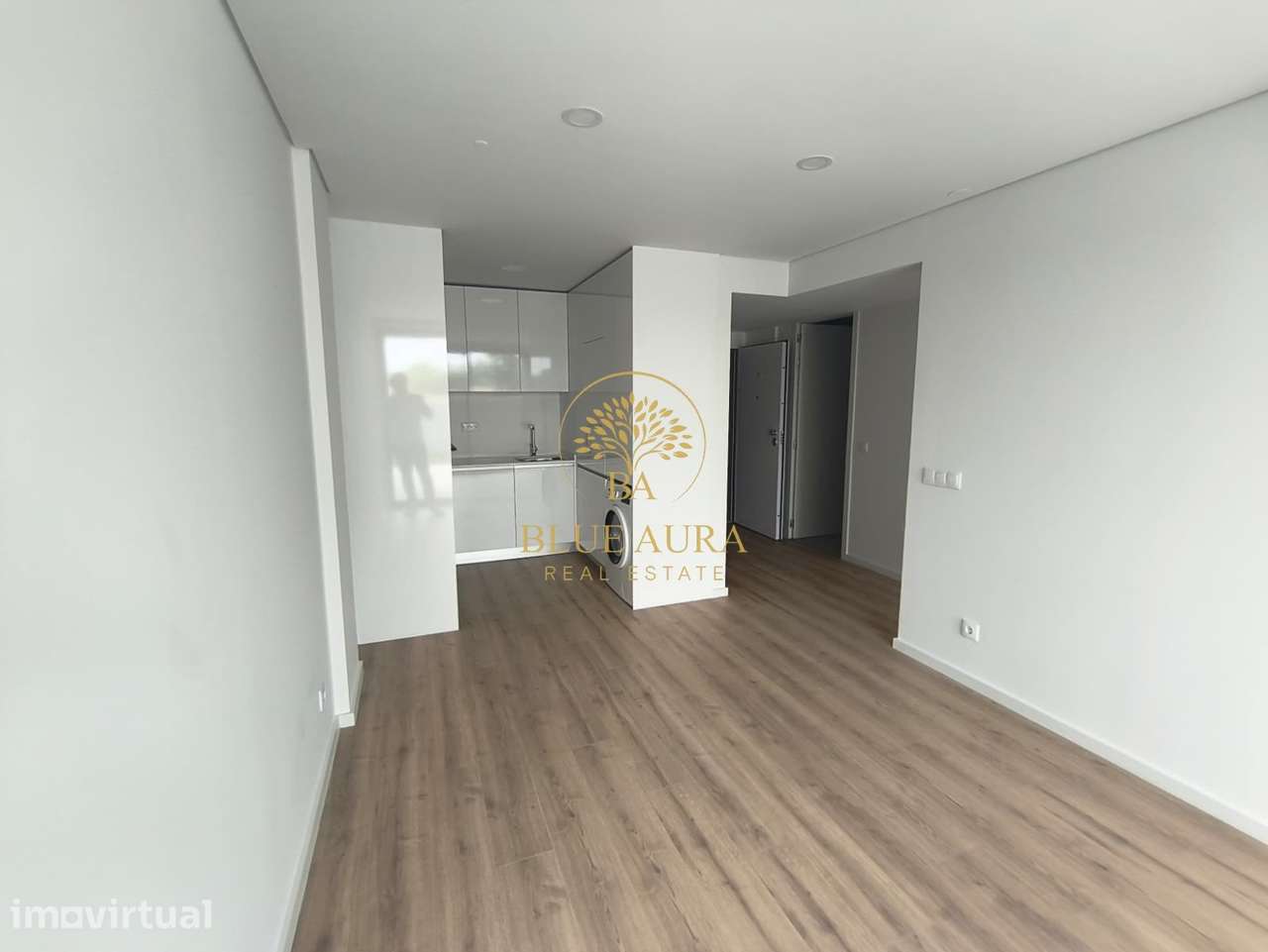 Apartamento T1 com Pátio Privativo - Pronto a Escriturar - Grande imagem: 4/17