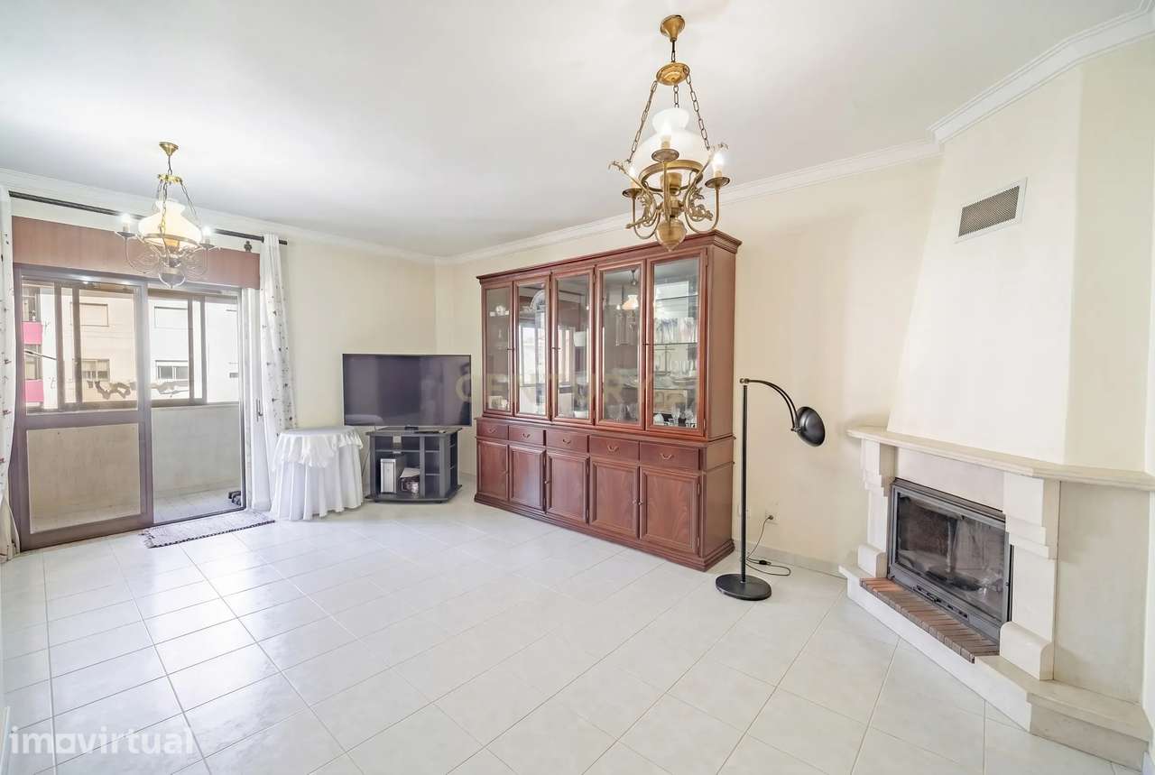 Apartamento T3 em Amora, Seixal - Oportunidade Única! - Grande imagem: 2/39