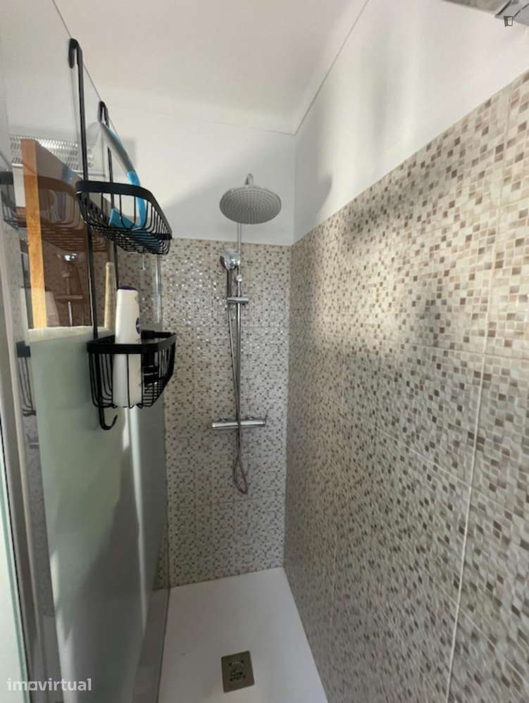 Quarto - localizado em Setubal - Grande imagem: 4/17
