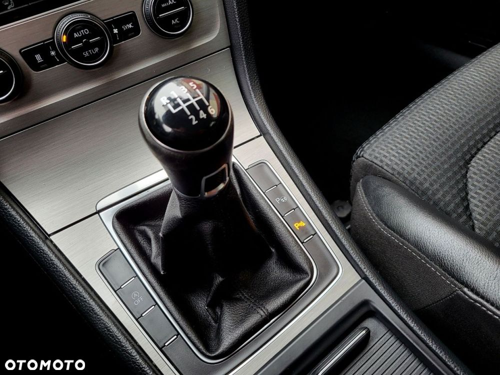 Volkswagen Golf - 16