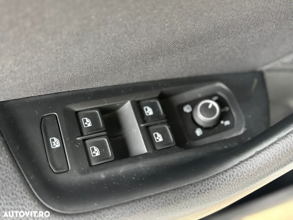 Volkswagen Passat Variant 1.6 TDI SCR DSG Business - 21