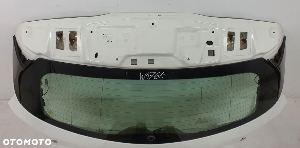 KLAPA BAGAŻNIKA TYLNA TYŁ 650 MERCEDES W176 - 2