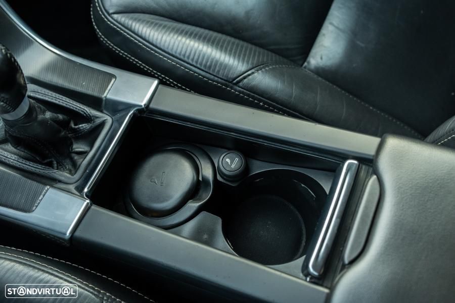 Volvo XC 60 2.0 D3 Drive R-Design 85 Anos Start/Stop - 44