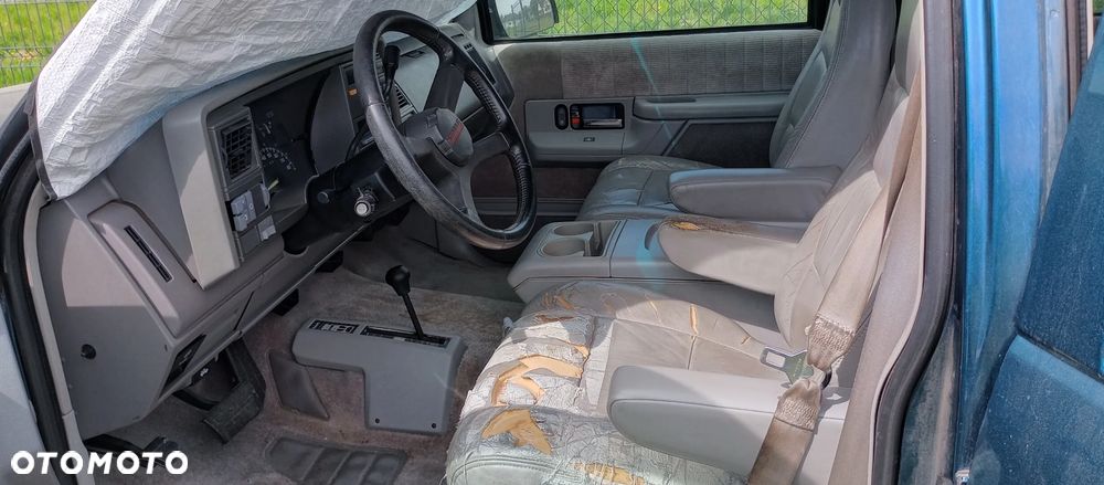 Chevrolet Suburban - 9