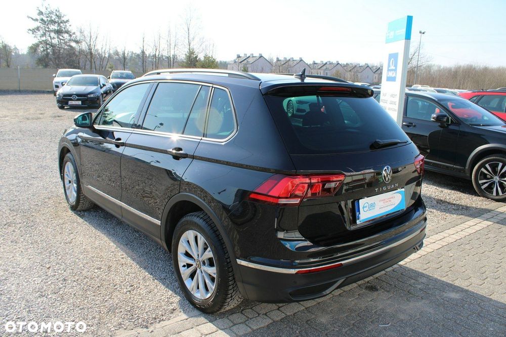 Volkswagen Tiguan - 9