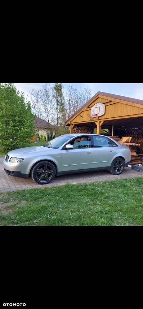 Audi A4 Limousine - 1