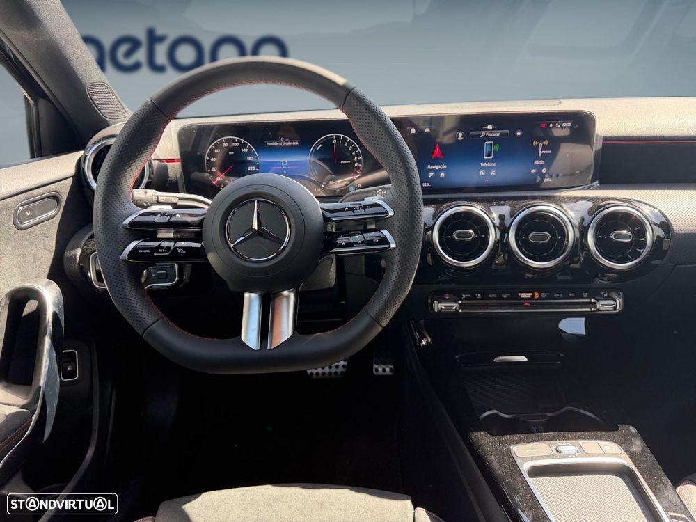 Mercedes-Benz A 250 e — fotografia 13