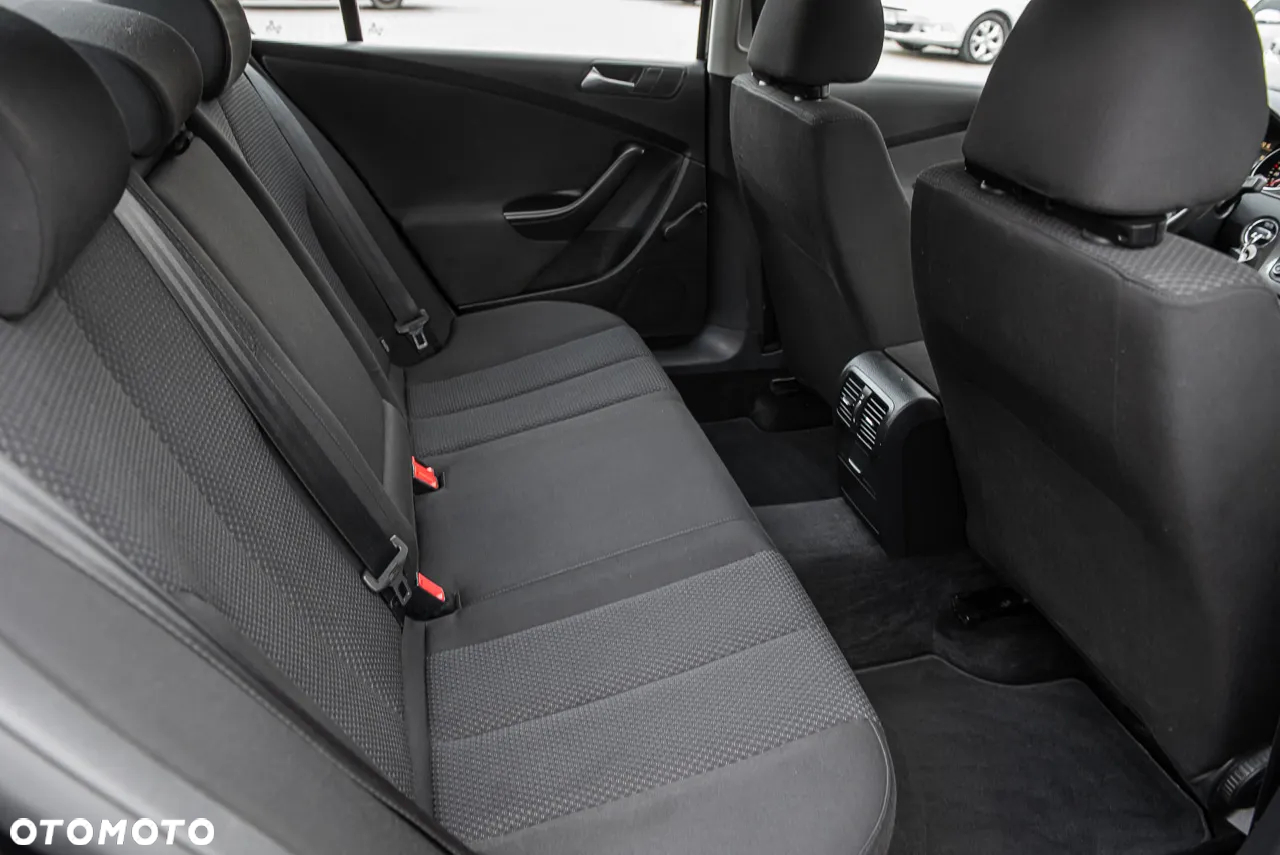 Volkswagen Passat 1.4 TSI Comfortline - 23