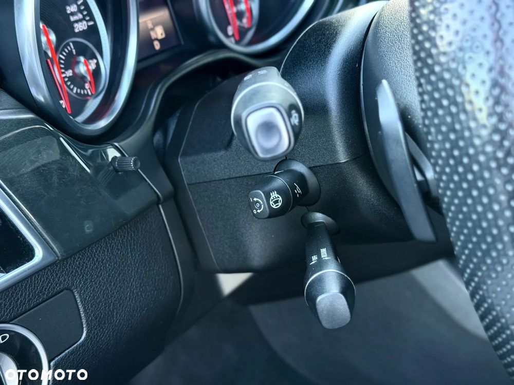 Mercedes-Benz GLE 400 4Matic 9G-TRONIC AMG Line - 36