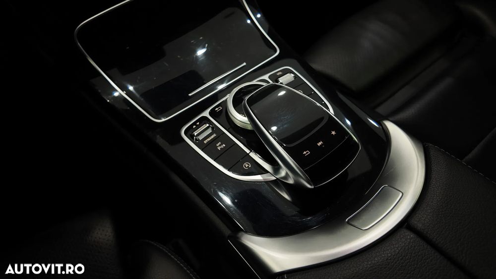 Mercedes-Benz C 200 4Matic 9G-TRONIC AMG Line - 29