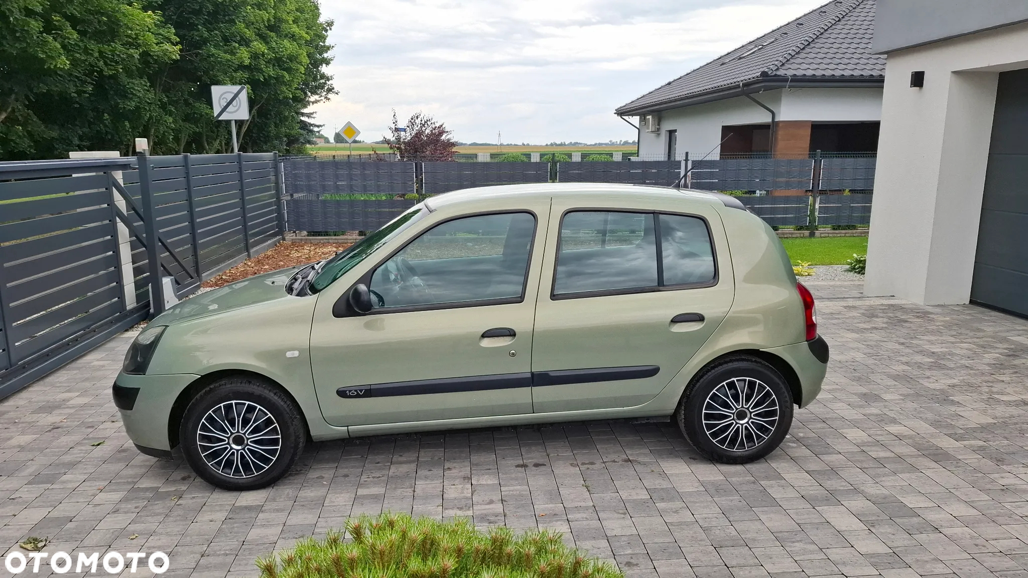 Renault Clio 1.2 16V 75 Dynamique - 4