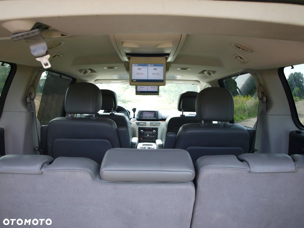 Volkswagen Routan - 31