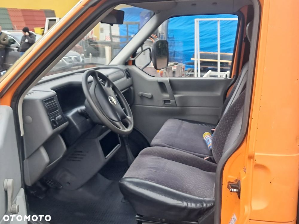 Volkswagen Transporter - 13