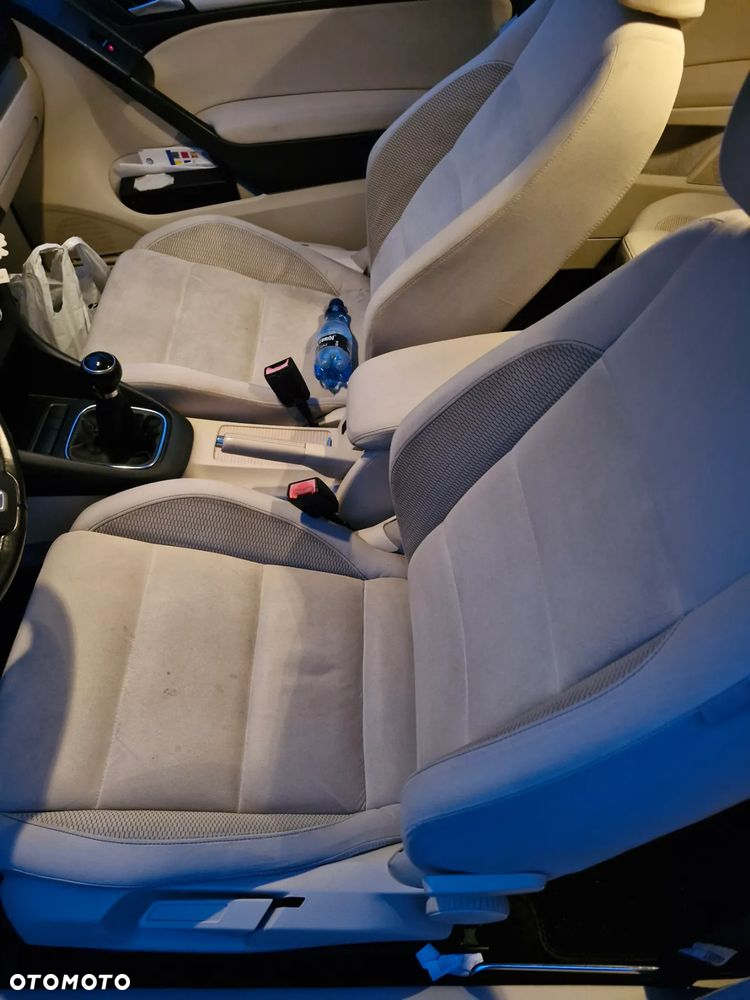 Volkswagen Golf - 3