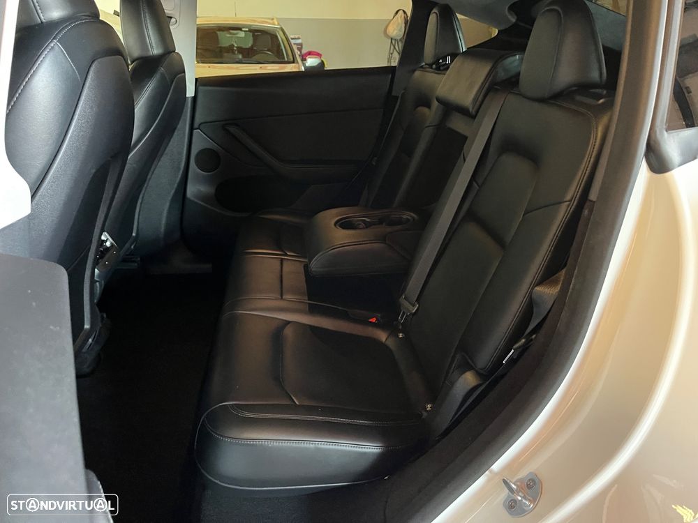 Tesla Model Y Long Range Dual Motor AWD - 18