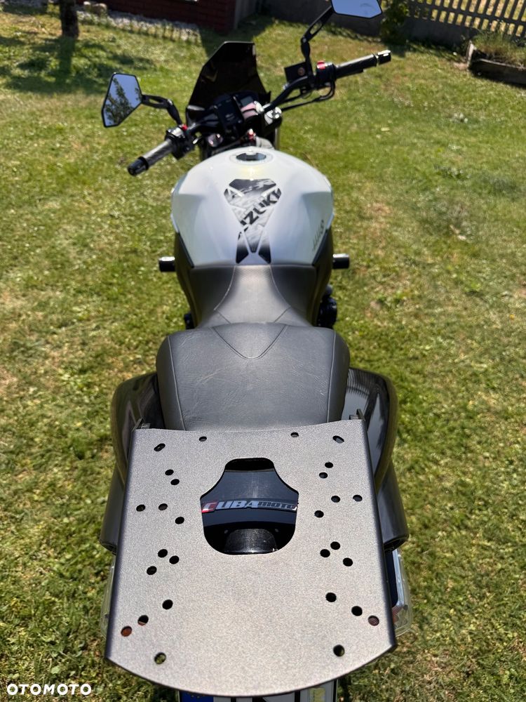 Suzuki GSR - 6