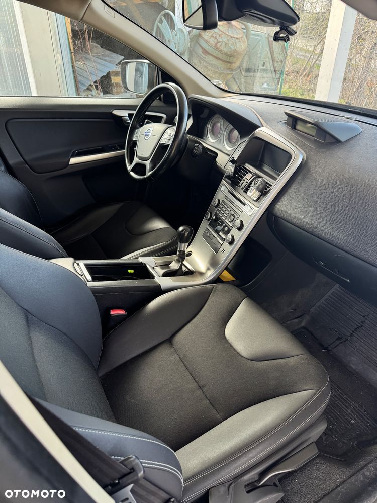 Volvo XC 60 D3 Momentum - 8