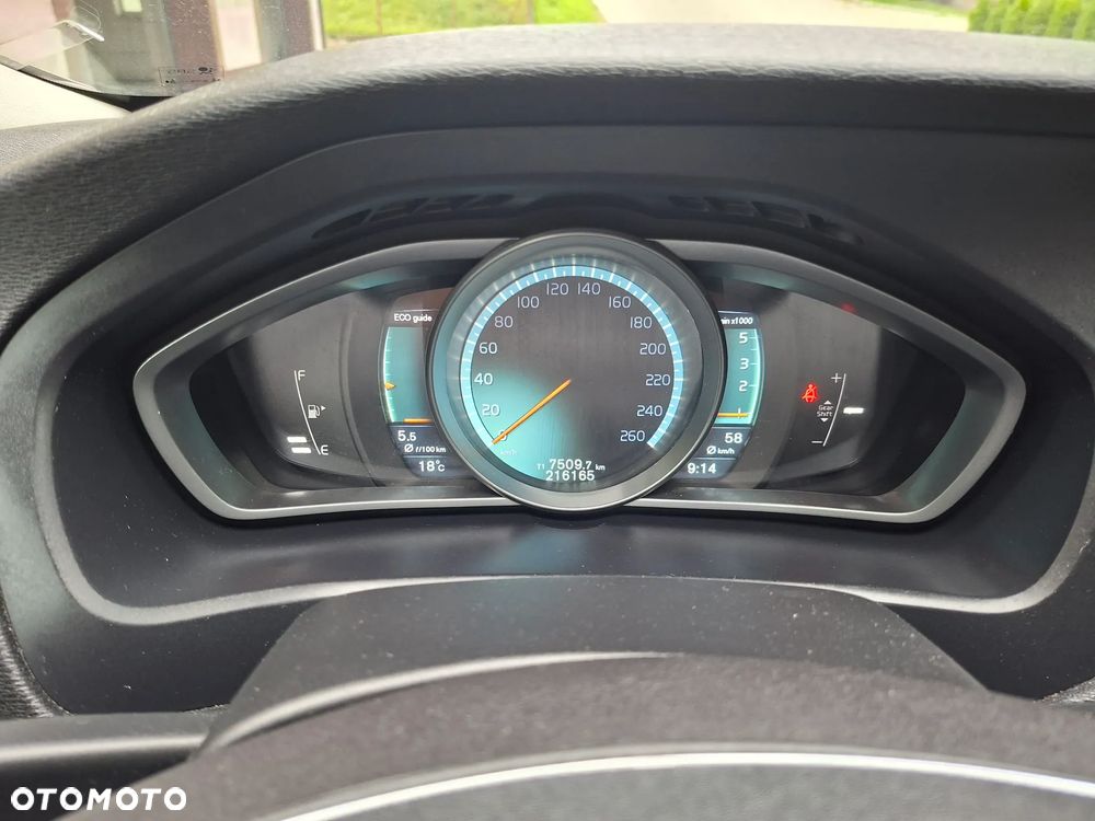 Volvo V40 D4 Drive-E Momentum - 18