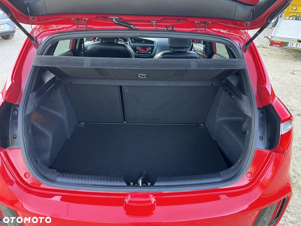 Kia Ceed 1.6 T-GDI GT - 9