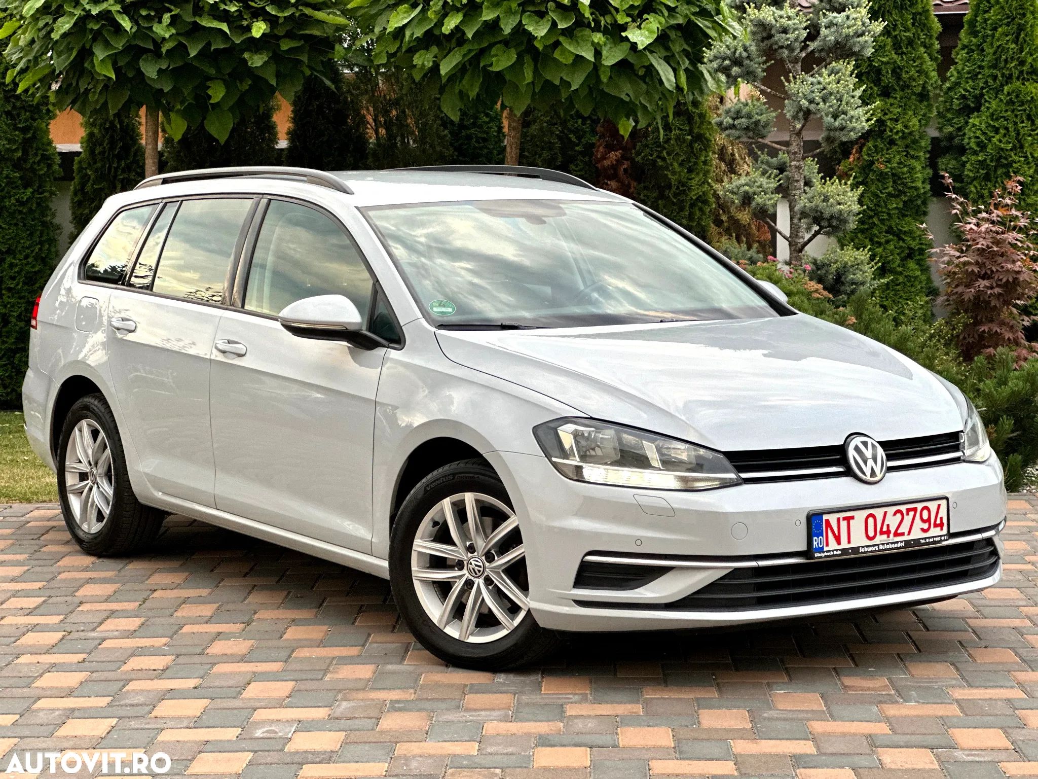 Volkswagen Golf Variant 1.6 TDI (BlueMotion Technology) Trendline - 1