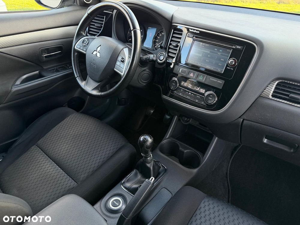 Mitsubishi Outlander 2.2 DI-D 4WD Top - 26