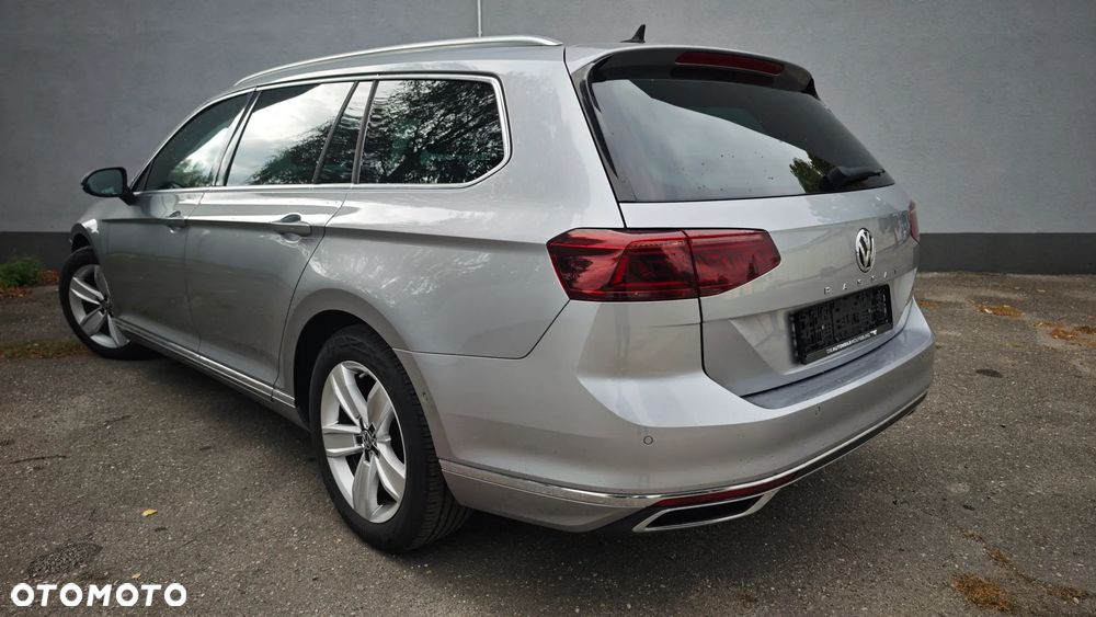 Volkswagen Passat 2.0 TDI (BlueMotion Technology) Highline - 3