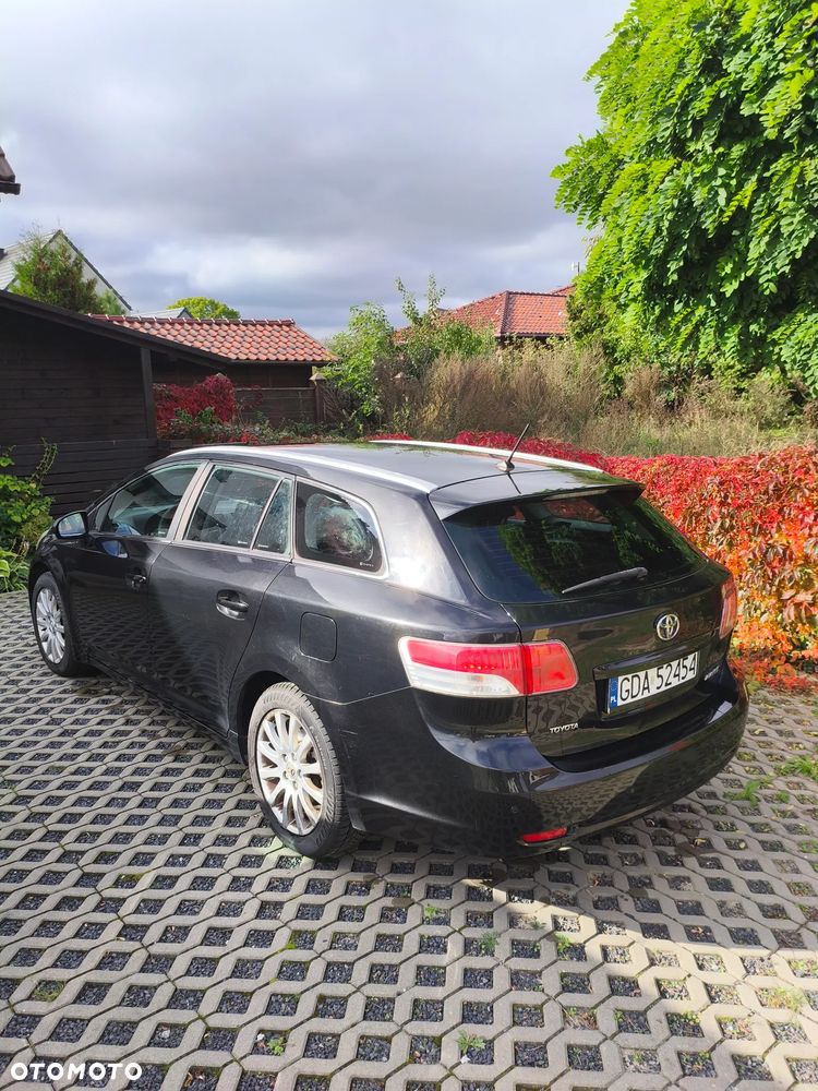 Toyota Avensis - 11