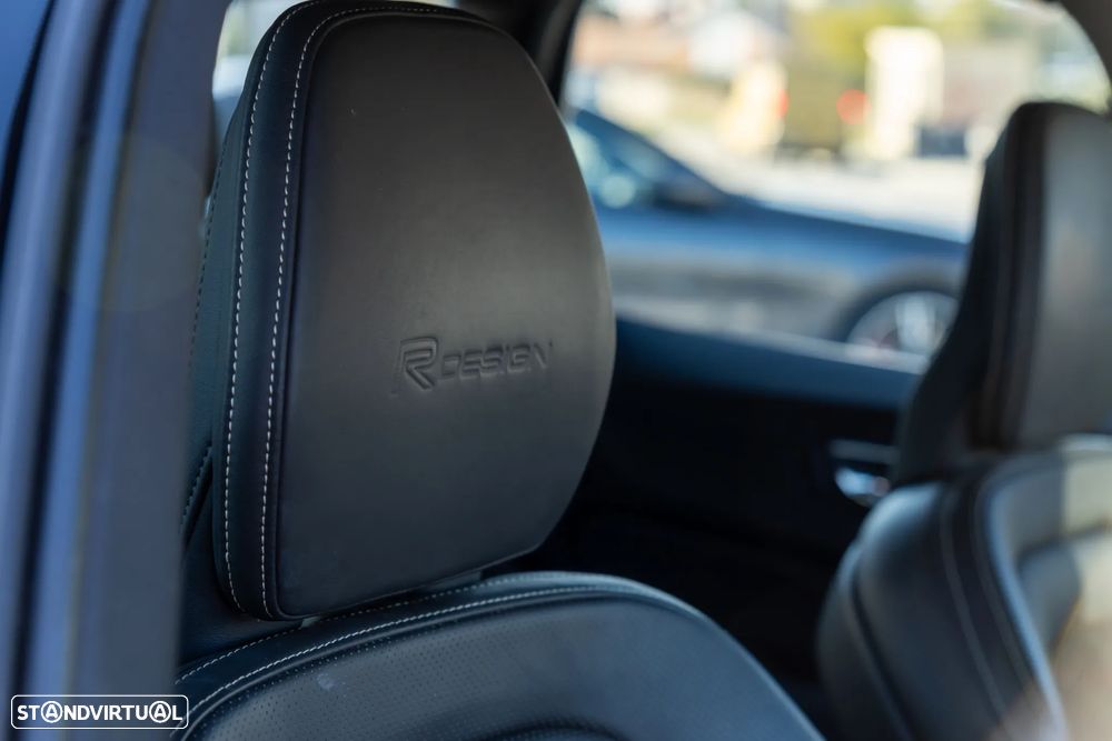 Volvo XC 60 2.0 T8 PHEV R-Design AWD - 13