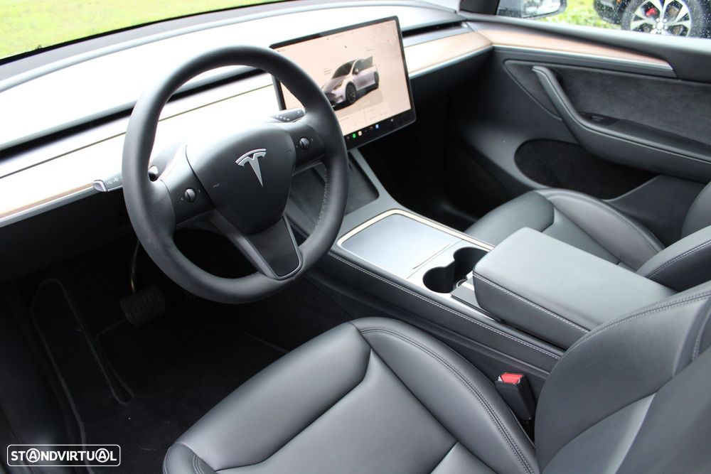 Tesla Model Y Long Range Dual Motor AWD - 10