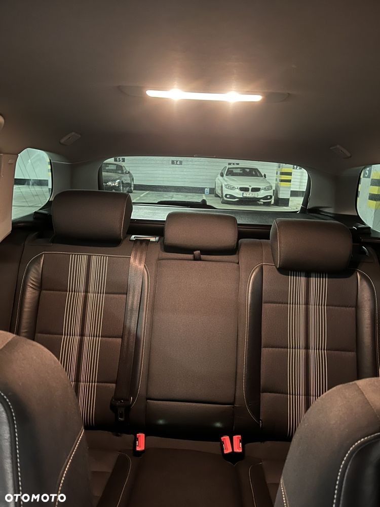 Volkswagen Golf 1.6 TDI DPF BlueMotion Technology MATCH - 12