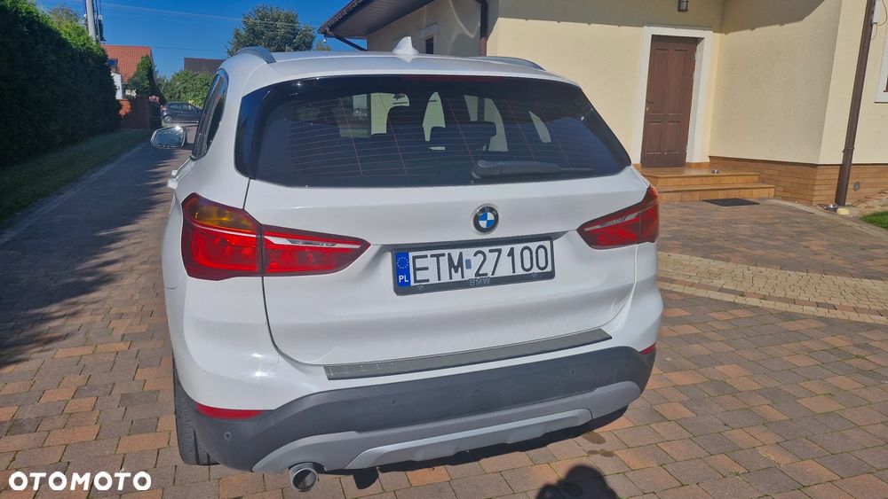 BMW X1 sDrive18d Sport Line - 7