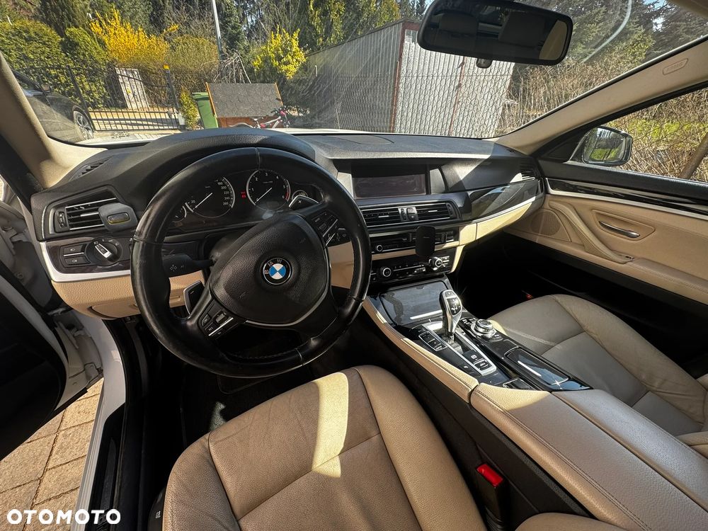 BMW Seria 5 520d xDrive - 6