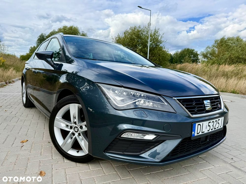 Seat Leon Sportstourer 1.5 eTSI FR DSG - 2