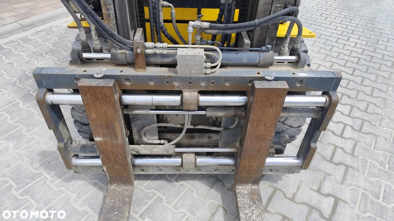 Hyundai 30L-7 - 5