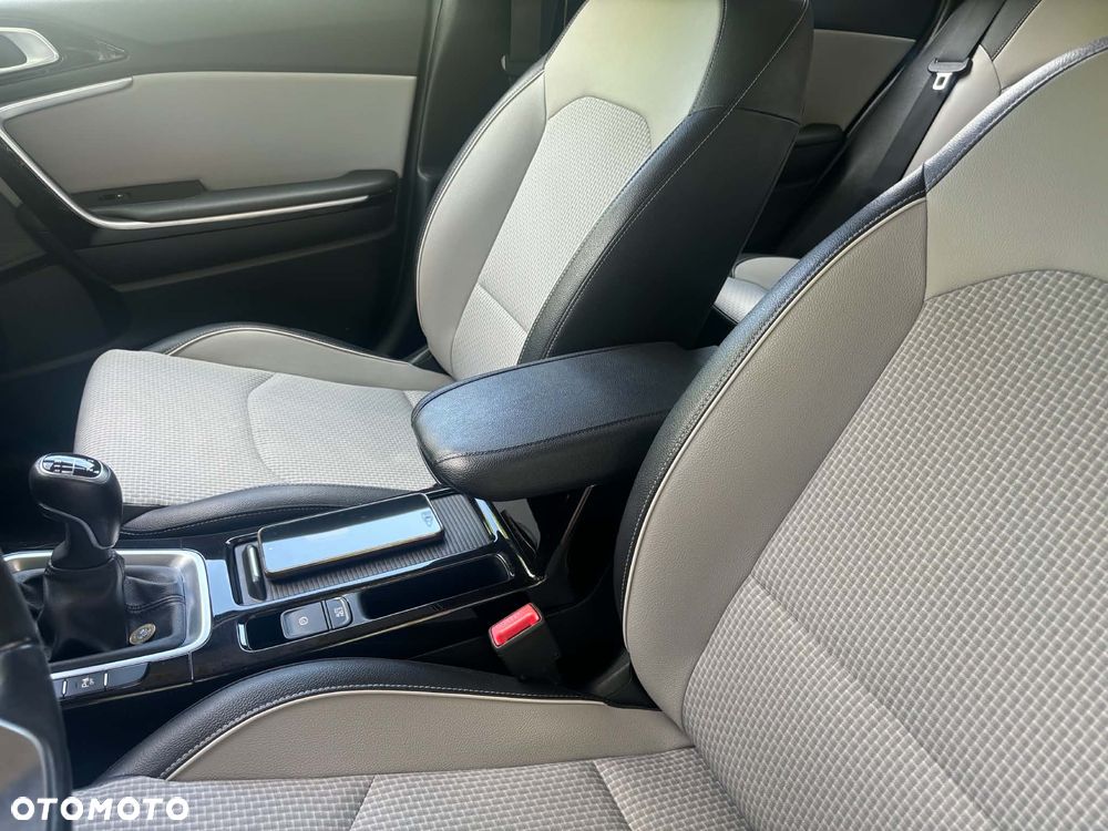 Kia XCeed 1.6 CRDi VISION - 6