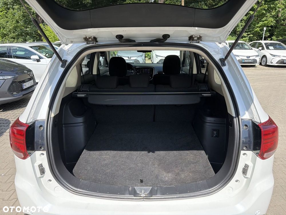Mitsubishi Outlander 2.0 Intense 4WD CVT - 29