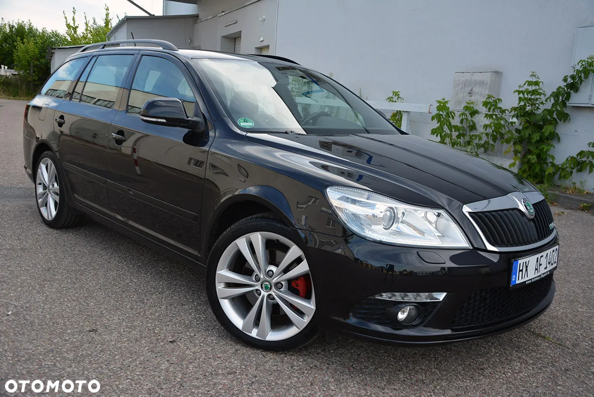 Skoda Octavia Combi 2.0 TDI CR DPF DSG RS - 9