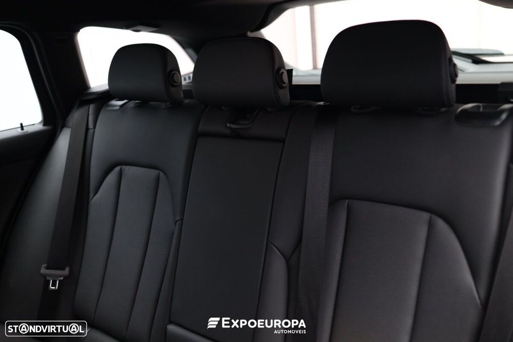 BMW 320 e Pack Desportivo M Auto - 23