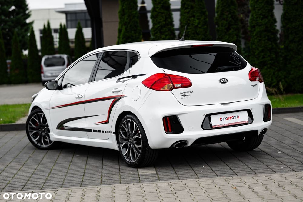 Kia Ceed 1.6 T-GDI GT L - 9