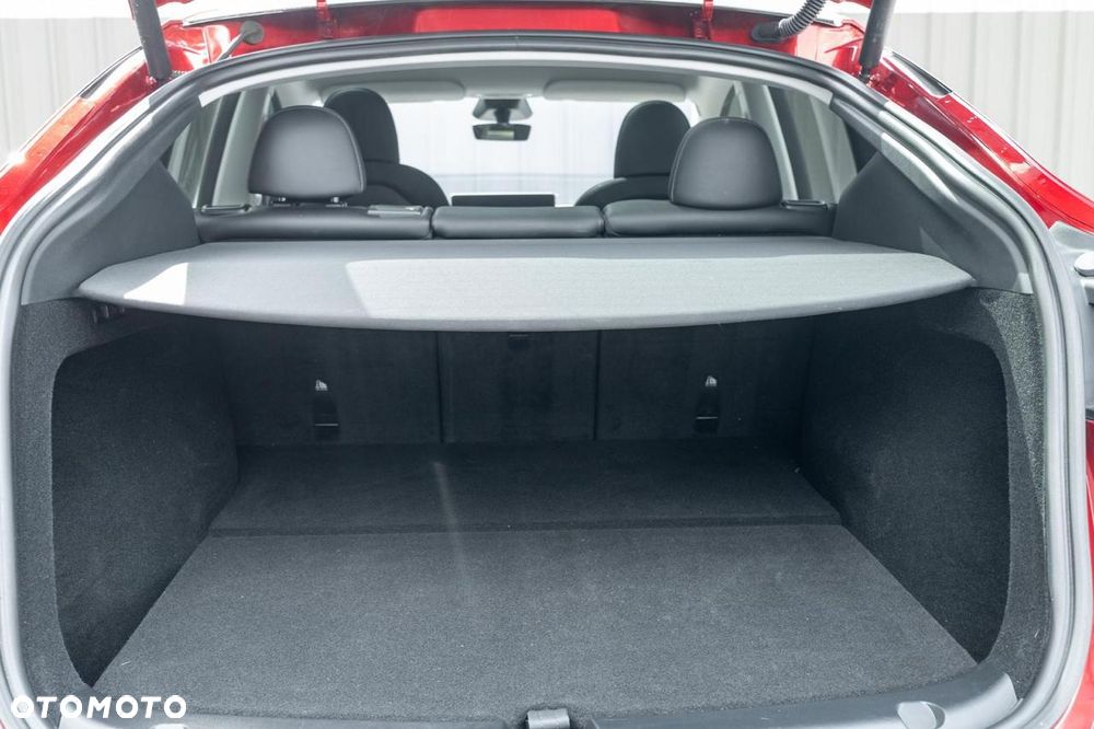 Tesla Model Y - 28