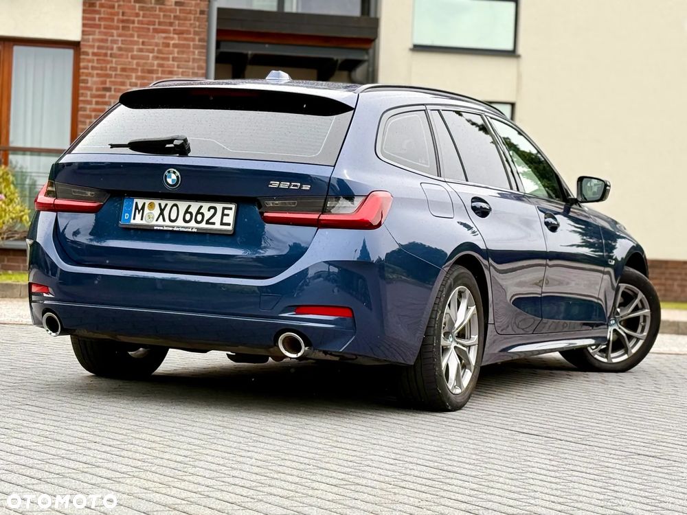BMW Seria 3 320e M Sport - 16