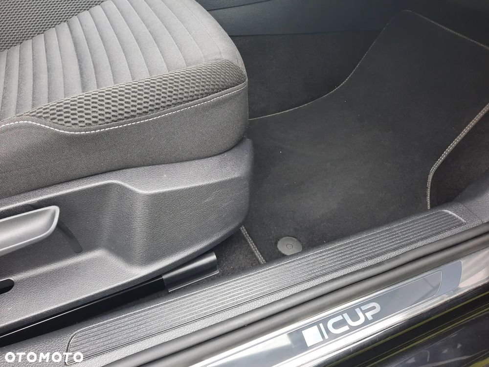 Volkswagen Golf 1.2 TSI BlueMotion Technology Cup - 24