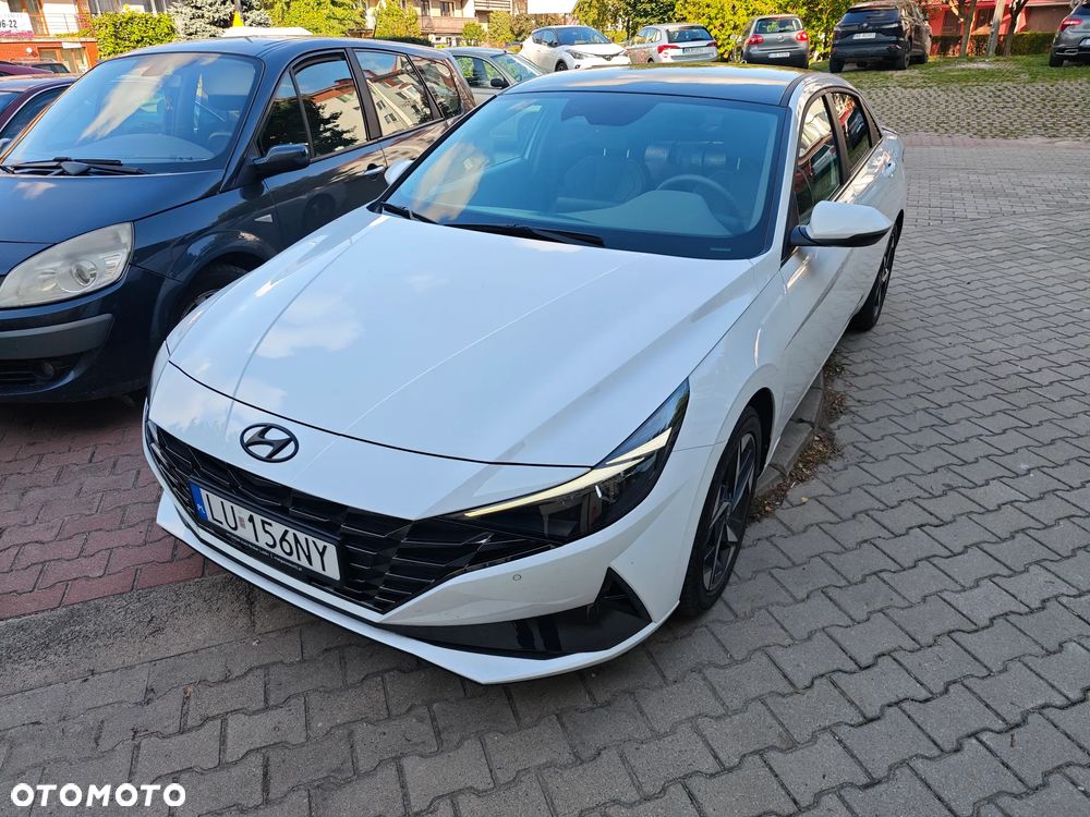 Hyundai Elantra 1.6 Executive CVT - 2