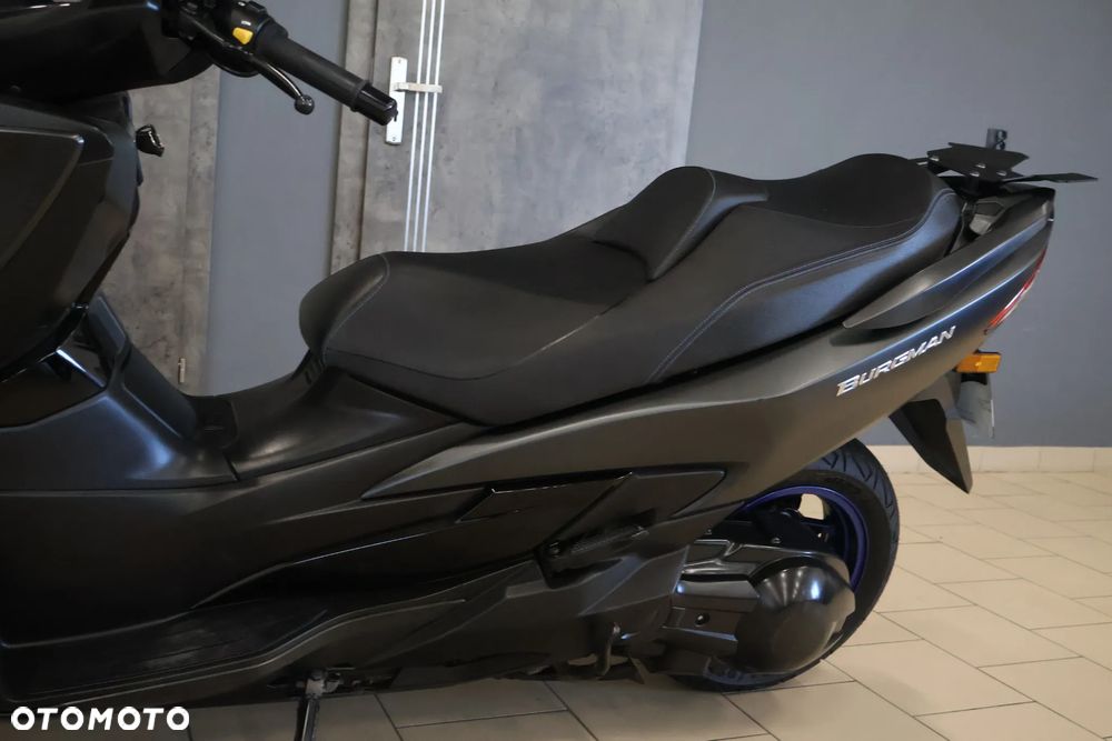 Suzuki Burgman - 18
